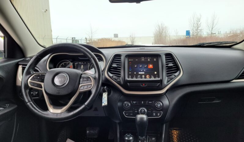 
								Cherokee Jeep 2017 full									