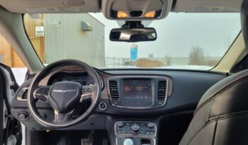 
										2015 Chrysler 200C full									