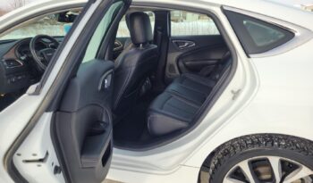 
										2015 Chrysler 200C full									