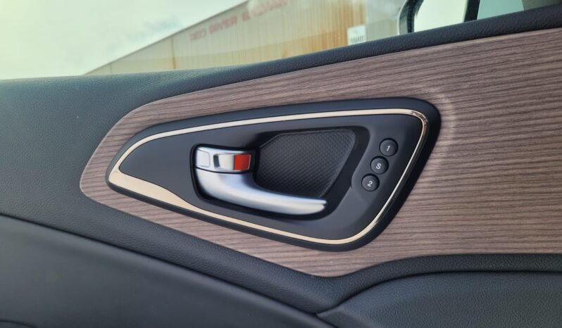 
								2015 Chrysler 200C full									