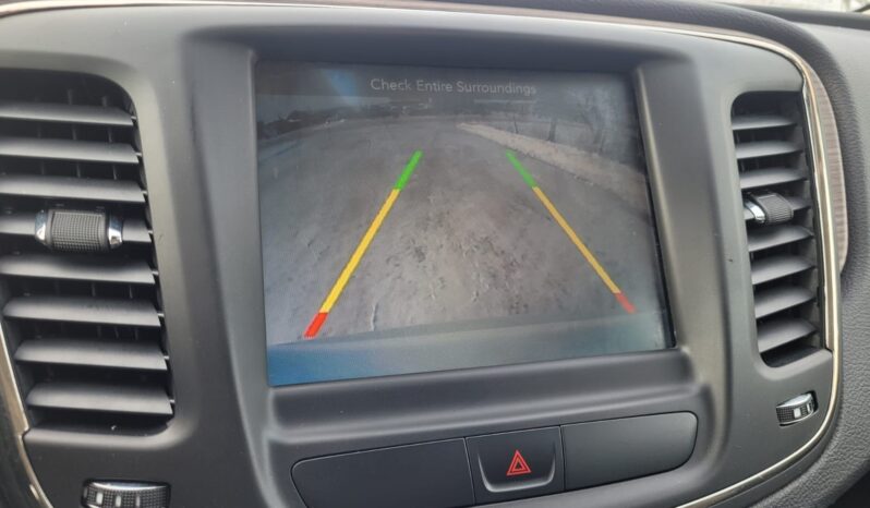 
								2015 Chrysler 200C full									