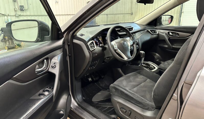 
								2016 Nissan Rogue SV full									