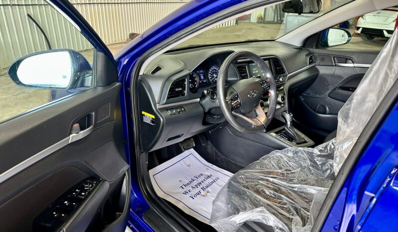 
								2020 Hyundai Elantra full									