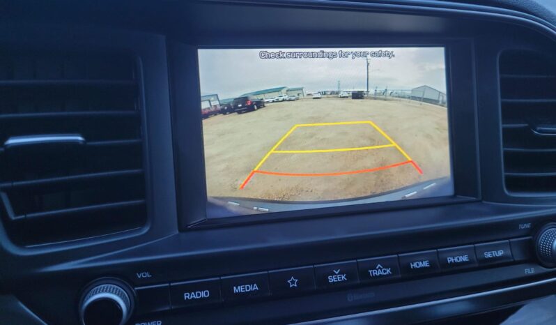 
								2020 Hyundai Elantra preffered full									