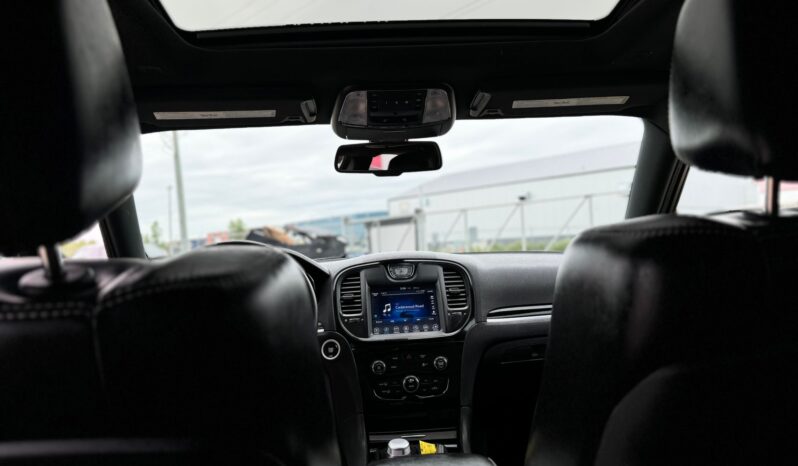 
								2017 Chrysler 300 S full									