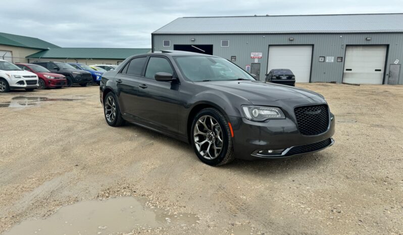 
								2017 Chrysler 300 S full									