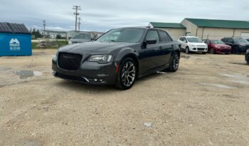 
										2017 Chrysler 300 S full									
