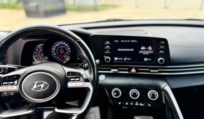 
								2021 Hyundai elantra full									