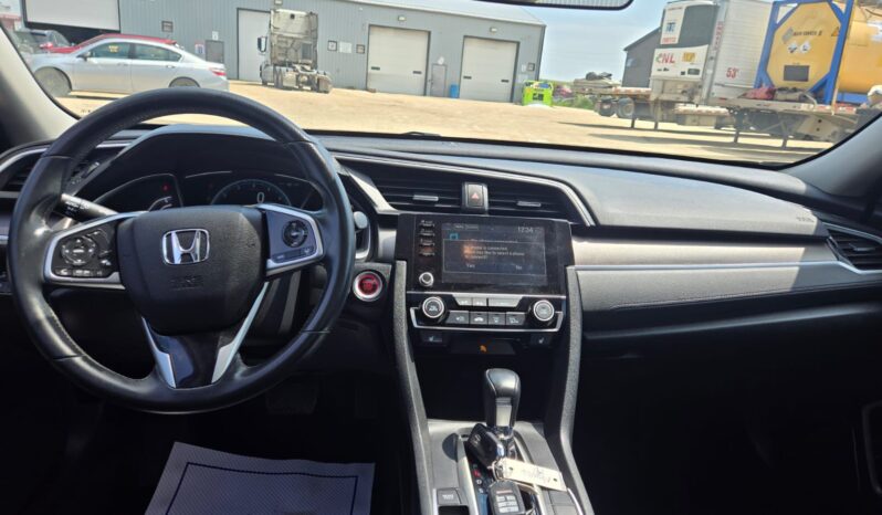 
								2019 Honda Civic EX full									