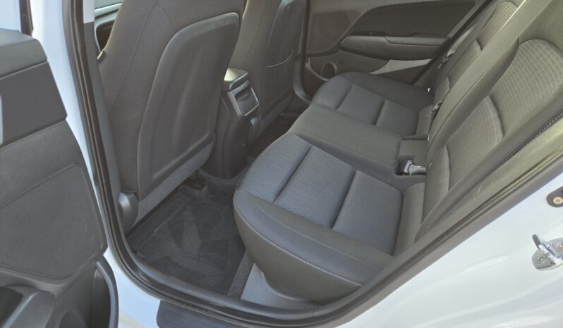 
								2017 Hyundai Elantra GL full									
