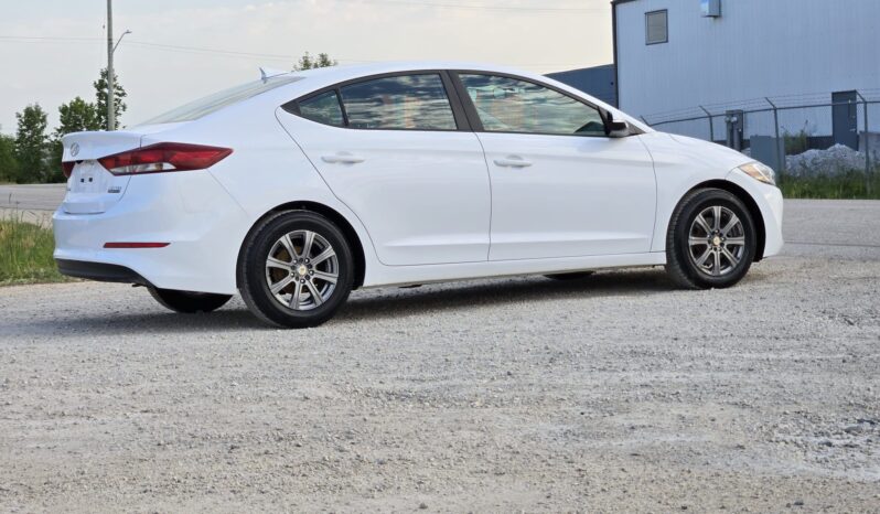 
								2017 Hyundai Elantra GL full									