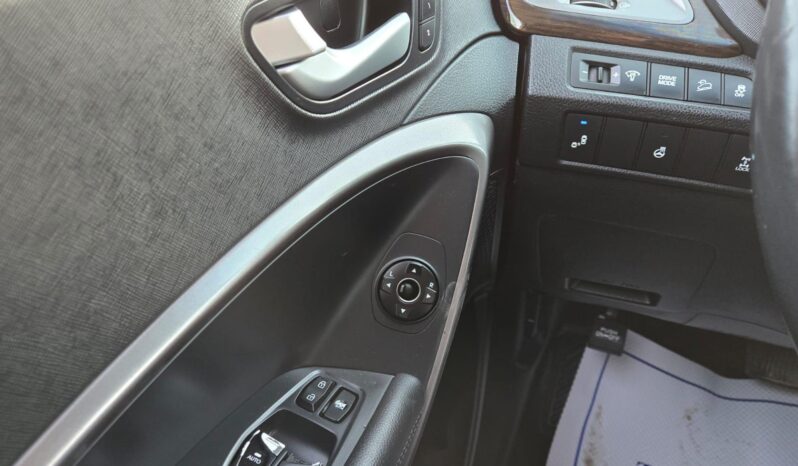 
								2018 Hyundai Santa Fe Sport full									