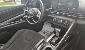 
										2022 Hyundai Elantra preferred full									