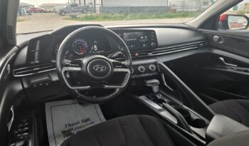 
										2022 Hyundai Elantra preferred full									