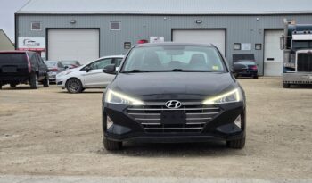 
										2020 Hyundai Elantra Luxury full									