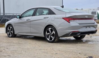 
										2021 Hyundai Elantra Luxury full									