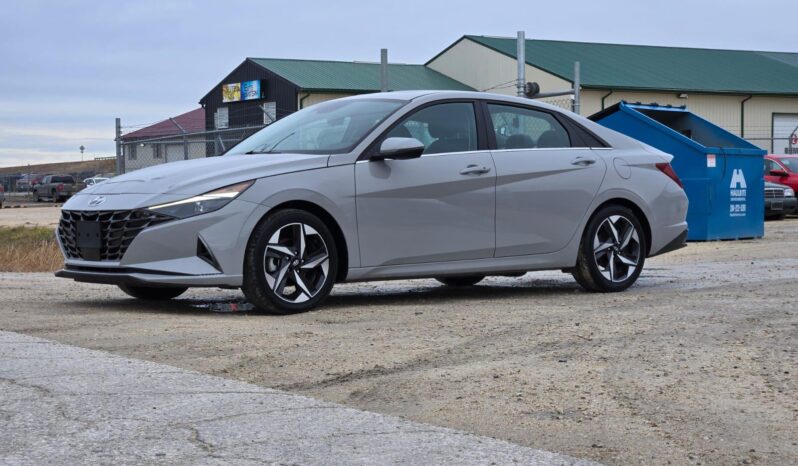 
								2021 Hyundai Elantra Luxury full									