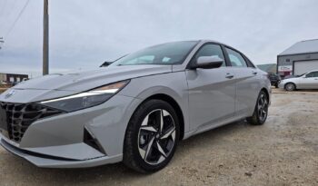 
										2021 Hyundai Elantra Luxury full									