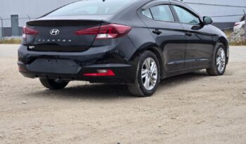 
										2020 Hyundai Elantra Luxury full									