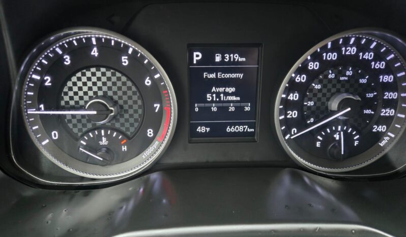 
								2020 Hyundai Elantra Luxury full									