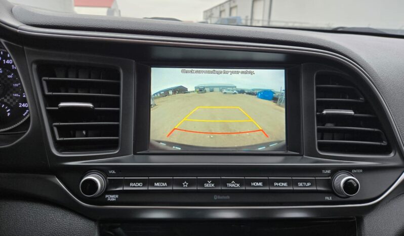 
								2020 Hyundai Elantra Luxury full									