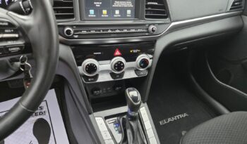 
										2020 Hyundai Elantra Luxury full									