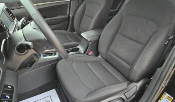 
										2020 Hyundai Elantra Luxury full									