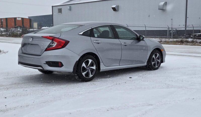 
								2019 Honda civic LX full									