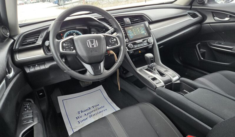 
								2019 Honda civic LX full									