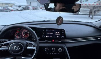 
										2021 Hyundai Elantra full									