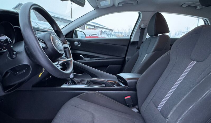 
								2021 Hyundai Elantra full									