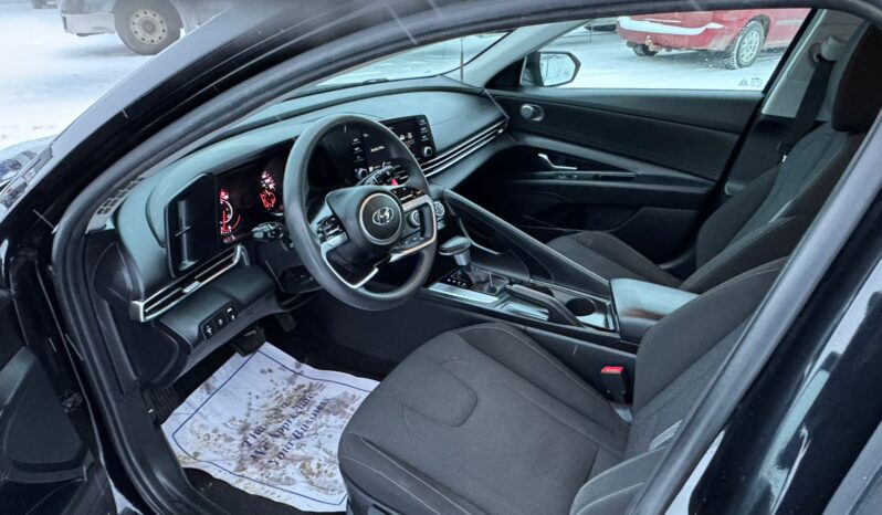 
								2021 Hyundai Elantra full									