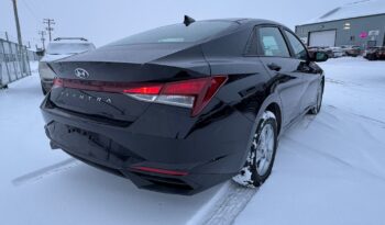 
										2021 Hyundai Elantra full									