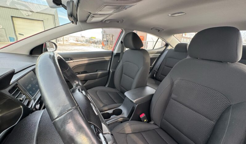 
								2020 Hyundai Elantra full									