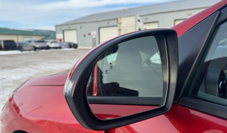 
								2020 Hyundai Elantra full									