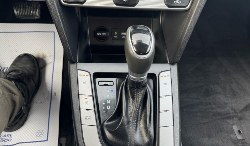 
								2020 Hyundai Elantra full									