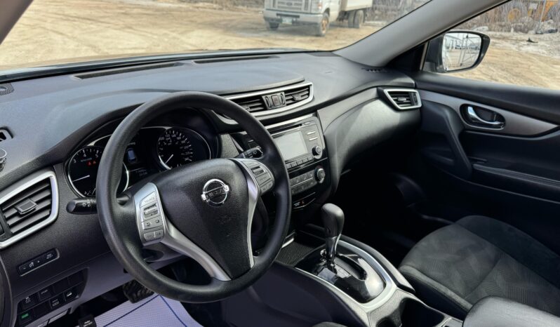 
								2016 Nissan rogue S AWD V4 supper full									