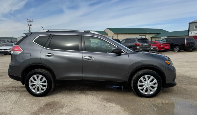 
								2016 Nissan rogue S AWD V4 supper full									