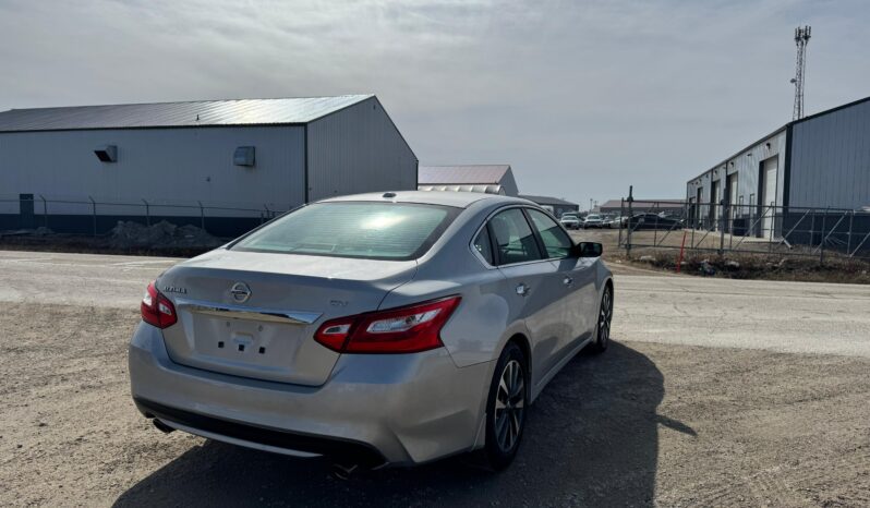 
								2017 Nissan Altima SV V4 2.5 full									