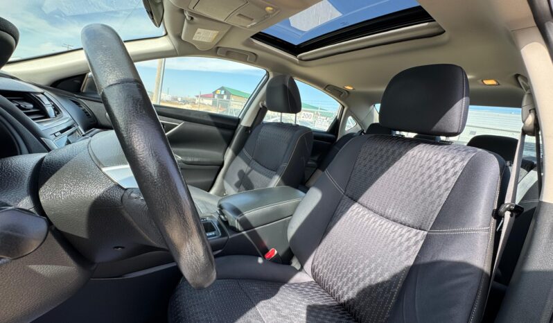 
								2017 Nissan Altima SV V4 2.5 full									