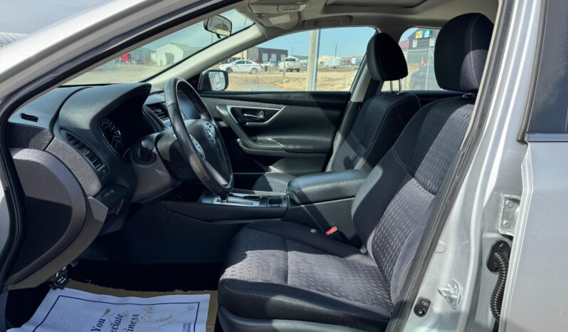 
								2017 Nissan Altima SV V4 2.5 full									