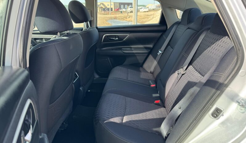 
								2017 Nissan Altima SV V4 2.5 full									