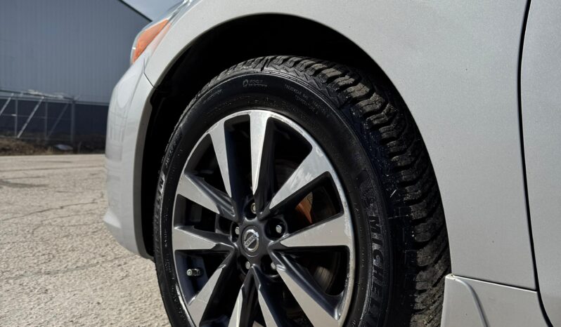 
								2017 Nissan Altima SV V4 2.5 full									