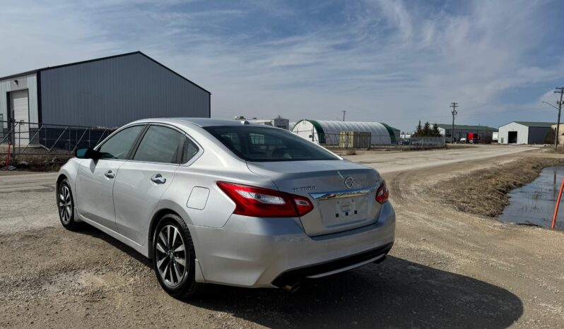 
								2017 Nissan Altima SV V4 2.5 full									