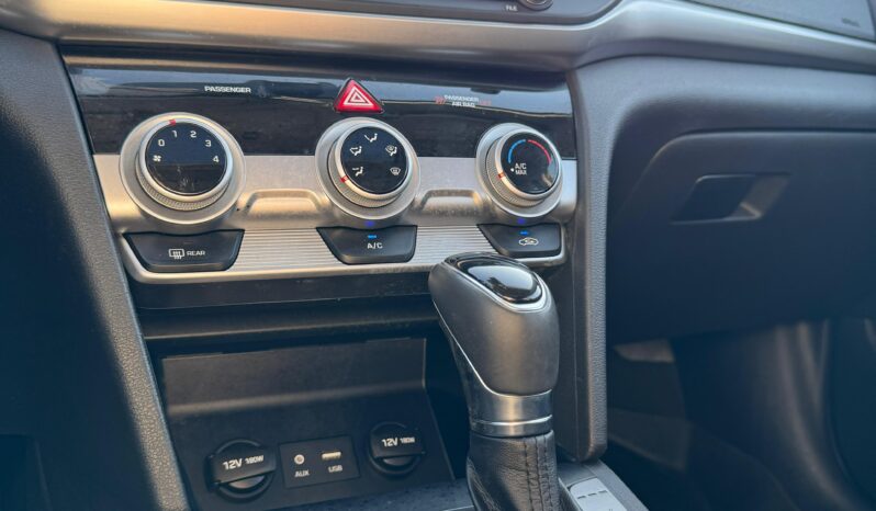 
								2020 Hyundai Elantra full									