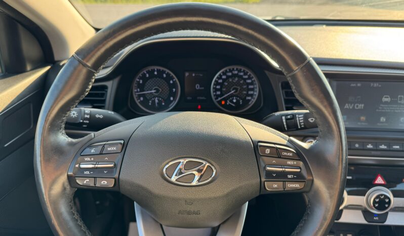 
								2020 Hyundai Elantra full									