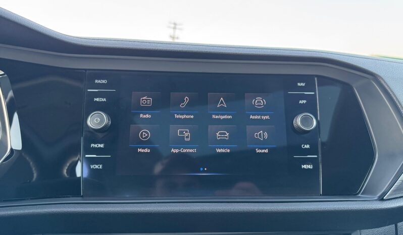 
								2021 Volkswagen Jetta Highline 1.4T full									