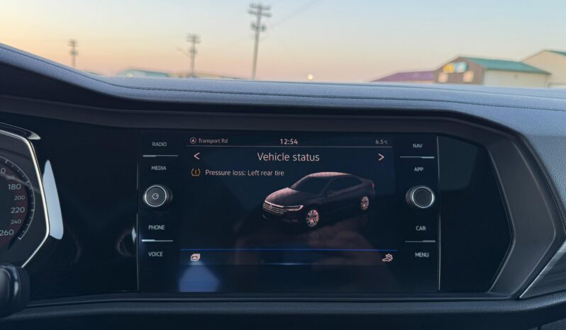 
								2021 Volkswagen Jetta Highline 1.4T full									